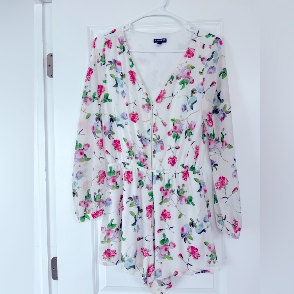 S floral white romper from express. Worn once